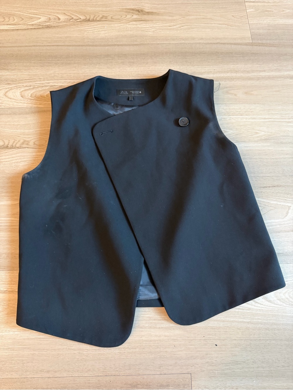 Zara Black Asymmetrical Buttoned Sleeveless Top